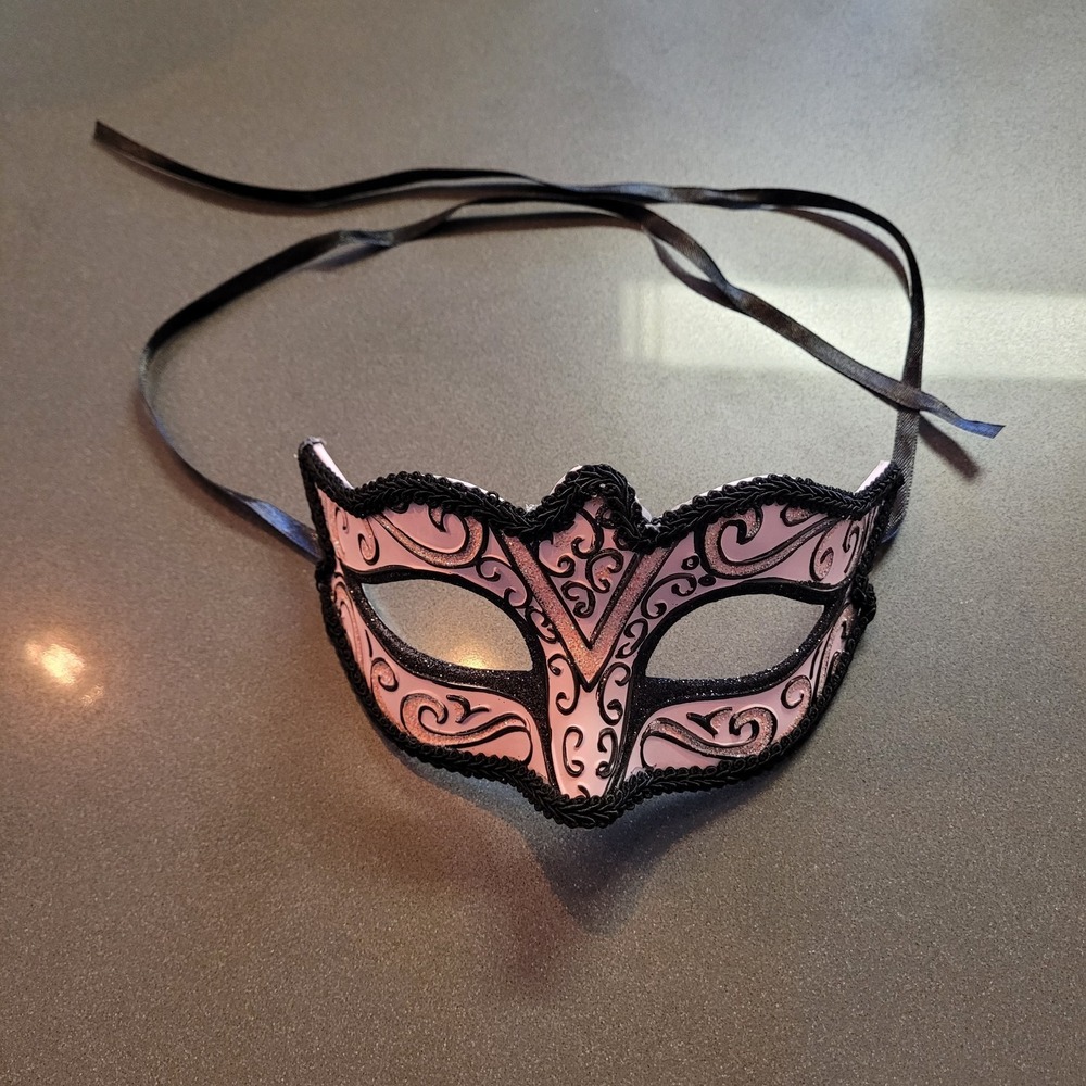 Adult Ladies Black and Pink Parisian Mask Masquerade With Adjustable Straps 0/S‎